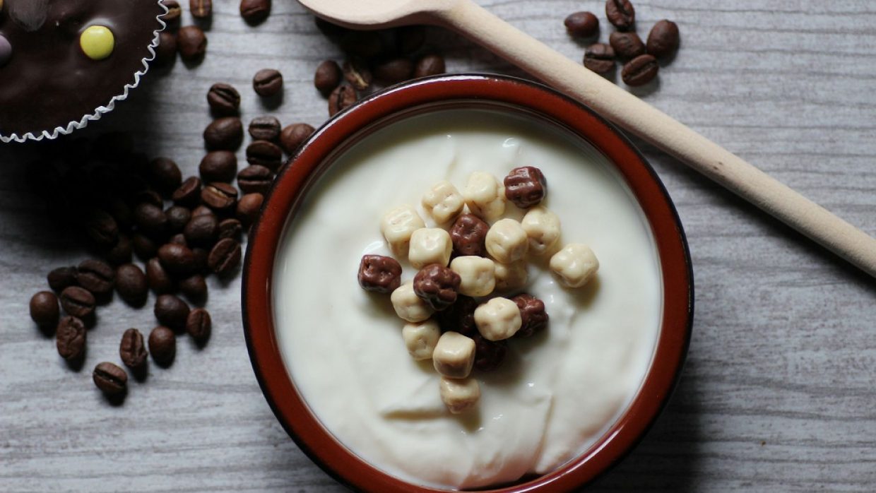 kefir di latte e praline di cioccolata
