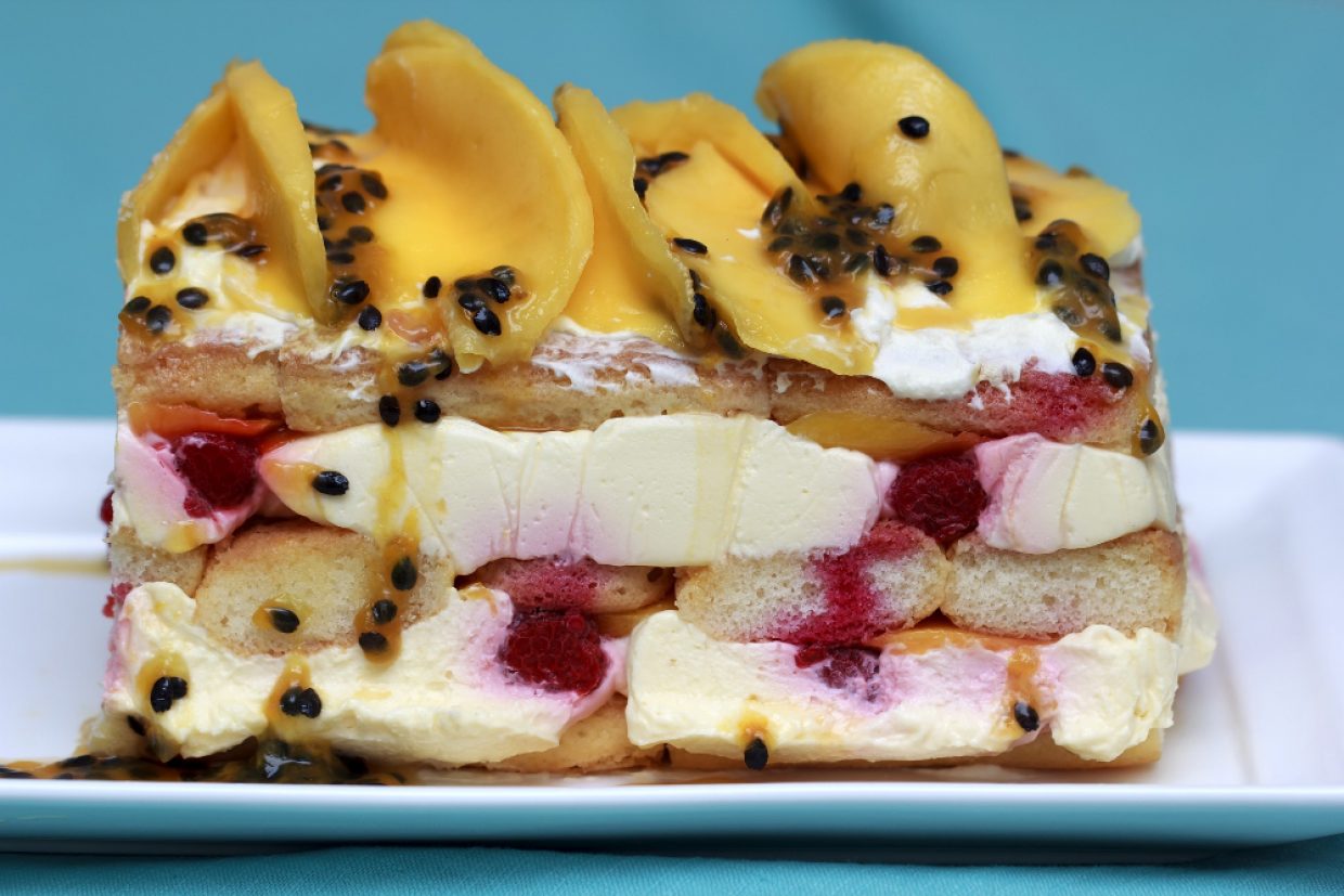 Tiramisù al kefir di latte e cachi