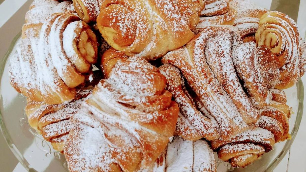 Vortici di kefir di latte burro e cannella