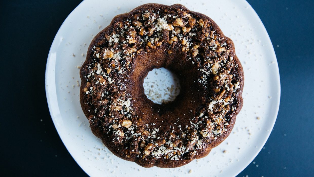 Ciambella soffice al cioccolato fondente e kefir di latte